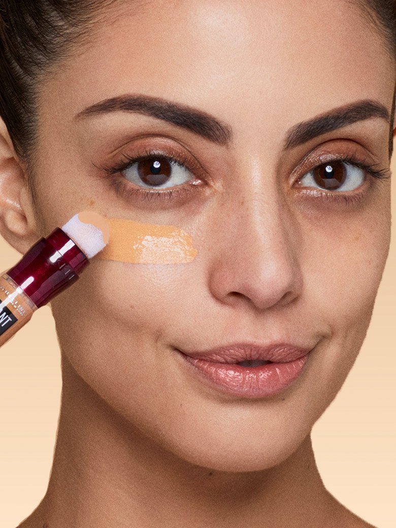 Maybelline Instant Age Rewind concealer beauty look hero image 